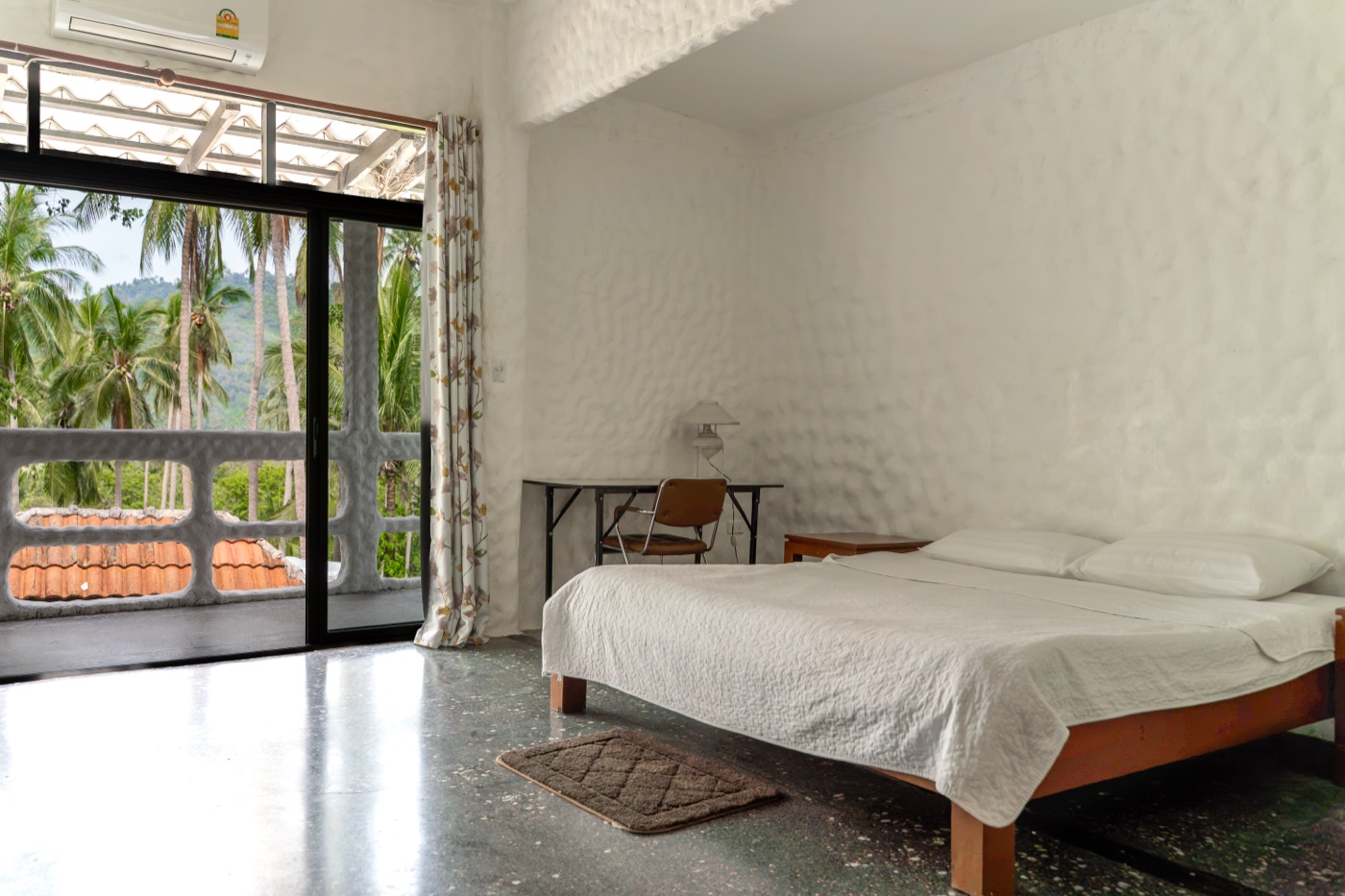 Sunrise Room